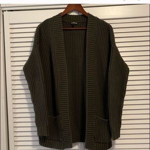 Olive express cardigan medium with pockets
